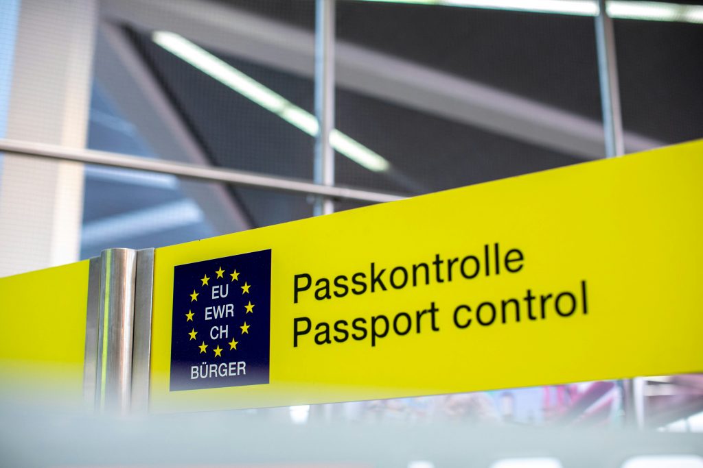 Passkontrolle bei der Einreise nach Großbritannien – Reisepass und ETA erforderlich